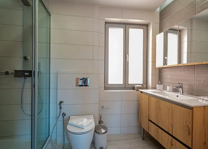 White&gray ريثيمنو